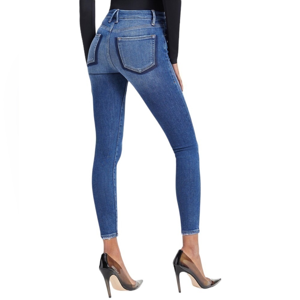 Good American Good Legs Crop Shadow Pockets in INDIGO008 Wash Size 10 / 30 NWOT